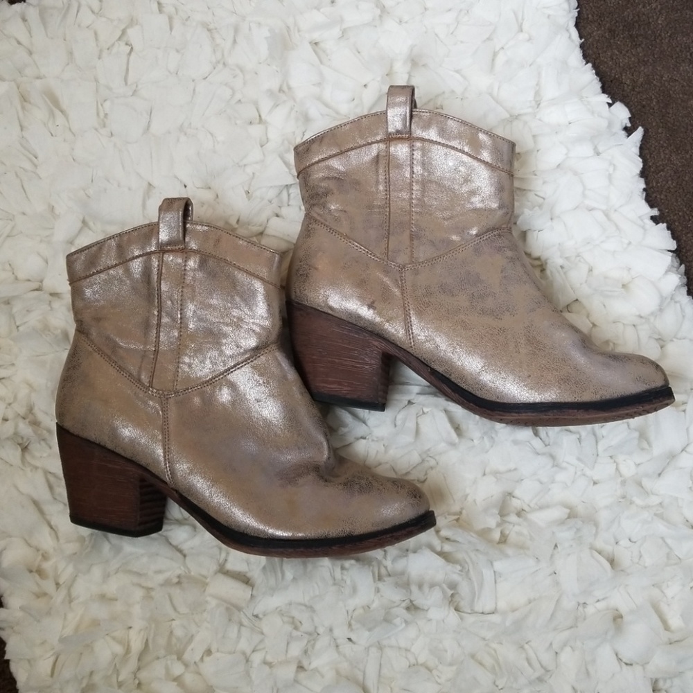 Metallic Tan Heeled Boots